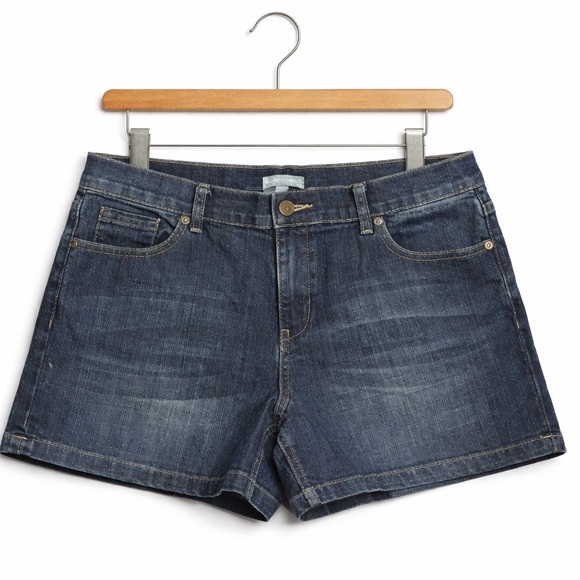 New York & Company Pants - New York & Company Women's Size 12 Dark Wash Denim Shorts 4" Inseam. Jean Shorts